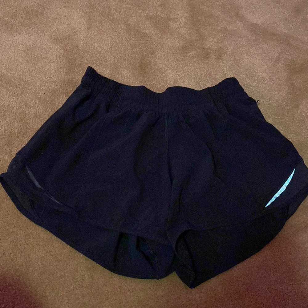 lululemon hotty hot black 4”